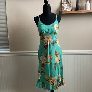 Hawaii dress local crafted.